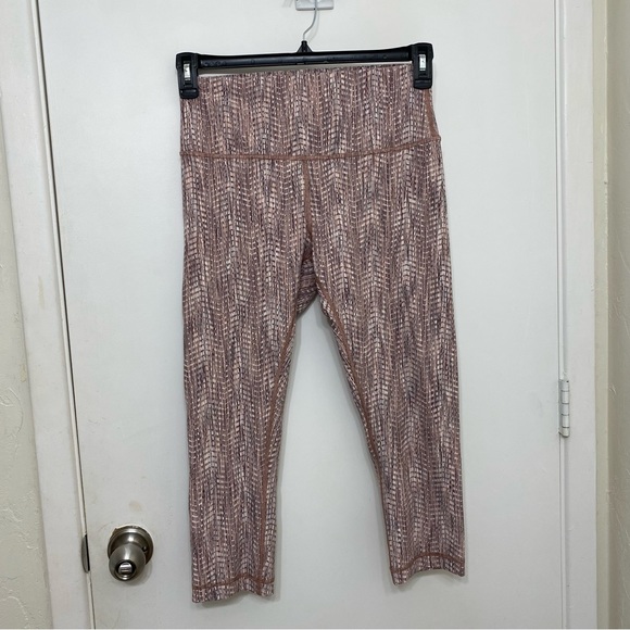 Lululemon Wunder Under Crop - High Rise - Picture 6 of 14